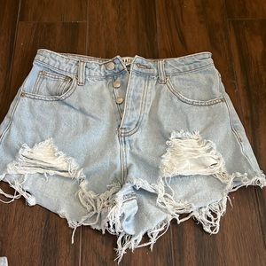Cut off Jean shorts light washed
